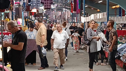 Gurbetçiler gidince onlar harekete geçti | Komşu ülkeden alışveriş için akın akın geliyorlar
