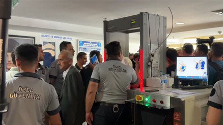 Aydın Büyükşehir Belediyesi meclis toplantısında 30 maddeye CHP grubu red oyu verdi Aydın Büyükşehir Belediyesi meclis toplantısında 30 maddeye CHP grubu red oyu verdi