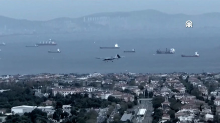 TEKNOFEST İstanbul, kapılarını açtı: Bayraktar AKINCI ve Bayraktar TB3 gösteri uçuşu gerçekleştirdi