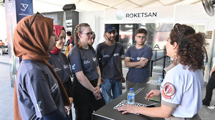 Roketsan, TEKNOFESTte milyonlarla buluşuyor Roketsan, TEKNOFESTte milyonlarla buluşuyor