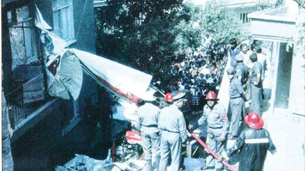 50 yıl önceki hikâye Şener Şen’in Vecihi karakterine ilham olmuştu… Aşk uğruna binaya çakılan genç pilot 50 yıl önceki hikâye Şener Şen’in Vecihi karakterine ilham olmuştu… Aşk uğruna binaya çakılan genç pilot