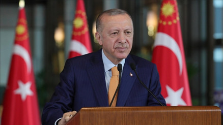 Cumhurbaşkanı Erdoğan: Kimse bize tarih dersi vermesin Cumhurbaşkanı Erdoğan: Kimse bize tarih dersi vermesin