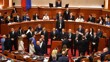 Arnavutlukta yeni hükümet kuruldu