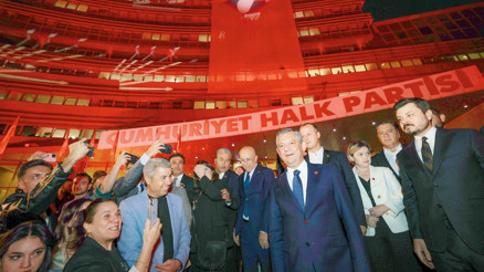 CHP’de kurultaya vize çıktı