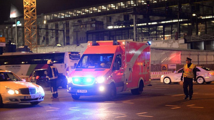 Sürücü halk otobüsüne çarptı: Bavyerada trajik çarpışma sonucu kadın hayatını kaybetti