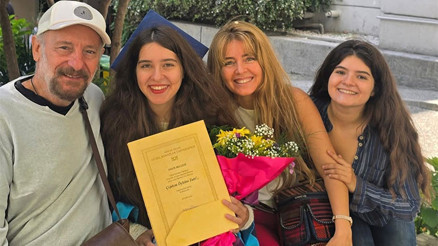 Usta oyuncunun büyük gururu Kızım onur belgesiyle mezun oldu