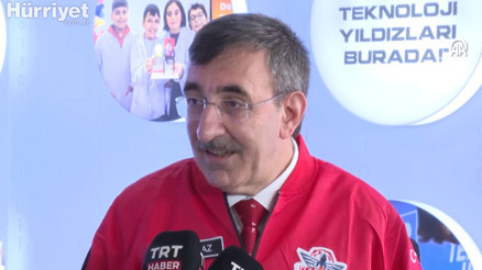 Cumhurbaşkanı Yardımcısı Yılmaz, TEKNOFESTi ziyaret etti