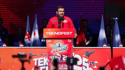 Selçuk Bayraktar: Tam bağımsız ve müreffeh Türkiyeyi sizler inşa edeceksiniz