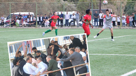 Hakkaride kadınlar maç yaptı, erkek taraftarlar birbirine girdi