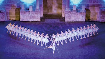Aspendos’ta ‘Kuğu Gölü’ gecesi