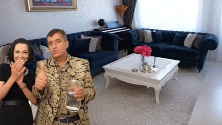 Ailesiyle birlikte burada yaşıyor... Ünlü türkücünün mütevazı evi