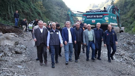 Bakan Uraloğlu, Rizedeki sel bölgesindeki son durumu aktardı Bakan Uraloğlu, Rizedeki sel bölgesindeki son durumu aktardı