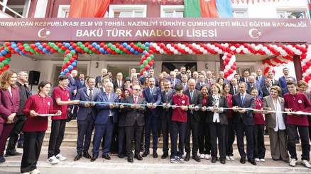 Azerbaycan’a Türk lisesi