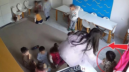 Kreşteki kamera görüntüleri skandalı ispat etmişti Öğretmenler görevden alındı Kreşteki kamera görüntüleri skandalı ispat etmişti Öğretmenler görevden alındı