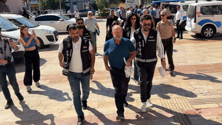 Aydında bıçak parası aldığı öne sürülen profesör ile sekreteri gözaltına alındı