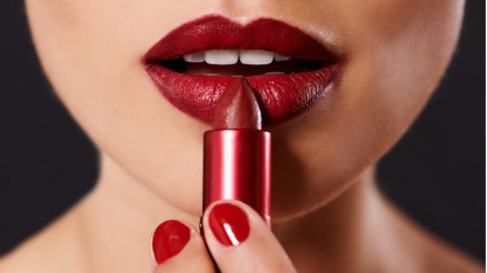Kadınlar neden ruj sürerler Kadınlar neden ruj sürerler