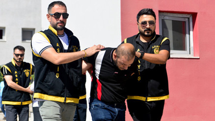 Adanada korkunç cinayet Husumetlisini öldüren şüpheli, Yunanistana kaçarken yakalandı Adanada korkunç cinayet Husumetlisini öldüren şüpheli, Yunanistana kaçarken yakalandı