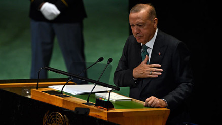 Son dakika... Cumhurbaşkanı Erdoğan BMde fotoğraflarla dünyaya seslendi: Gazzede insanlık ölüyor