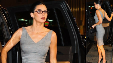 Onca kardeşi içinde bir tek onun sevgilisi yok... İçinde yanan bir ateş var... Doğurmak için sabırsızlanıyorum Onca kardeşi içinde bir tek onun sevgilisi yok... İçinde yanan bir ateş var... Doğurmak için sabırsızlanıyorum