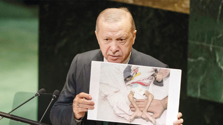 Gazzeli çocuk fotoğraflarıyla dünyaya seslendi: İnsanlığın dip noktası