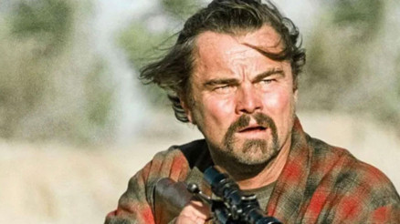 Bırakın bu yaşında bekar olmasını, güzel kadınlarla gezmesini... Şu ihtişama bir bakın