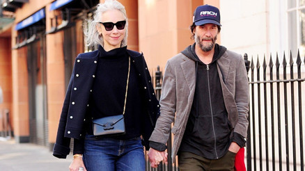 Yüzük parmakta görününce herkes gizlice evlendiler sanmıştı… Hayranlarına kendi açıkladı: Merak etmeyin, ben hala bekarım Yüzük parmakta görününce herkes gizlice evlendiler sanmıştı… Hayranlarına kendi açıkladı: Merak etmeyin, ben hala bekarım