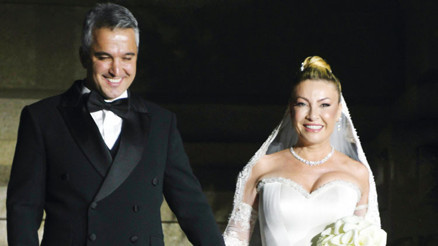 Çırağanda görkemli düğün... Ünlüler akın etti