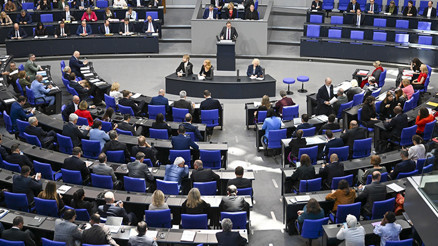 Filistin bayrağı açan milletvekilleri Meclis’ten kovuldu