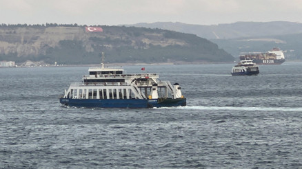Deniz ulaşımına fırtına engeli Gökçeada feribot seferleri iptal edildi