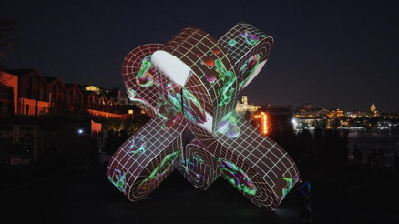 Güvenç Özel’in ‘Neuroflux’ı Contemporary Istanbul’da