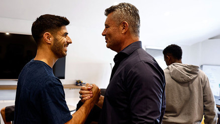 Fenerbahçe Başkanı Sadettin Saran, futbol takımıyla bir araya geldi