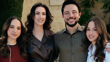 Hiç gelin görümce kavgası yapmamışlar... İyi ki doğdunuz canım kardeşlerim