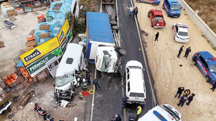 Tekirdağ’da feci kaza: 3 ölü, 9 yaralı