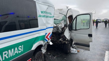 Aksarayda trafik kazasında 2 asker şehit oldu, 1 kişi öldü