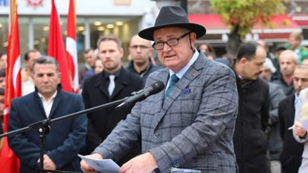 CHPde bir istifa daha Belediye Başkanı Tuncer Başoğlu, ilçe kongresinde duyurdu CHPde bir istifa daha Belediye Başkanı Tuncer Başoğlu, ilçe kongresinde duyurdu