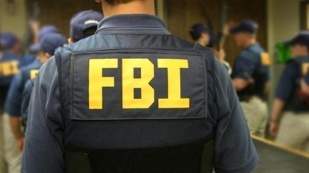 FBI Direktörü Patelin Yeni Zelandaya hediye ettiği silahlar yasa dışı bulundu FBI Direktörü Patelin Yeni Zelandaya hediye ettiği silahlar yasa dışı bulundu