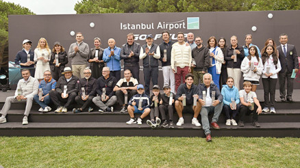 Golfseverler buluştular