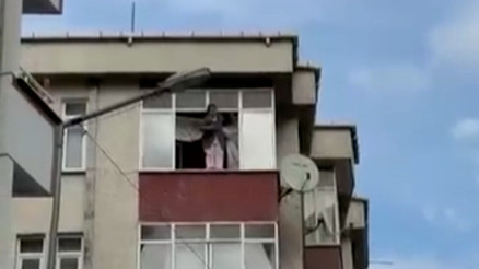 Marmarada 5 büyüklüğündeki deprem anı kamerada