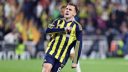 Kerem Aktürkoğlundan transfer itirafı: Beni Fenerbahçeye gelmeye o ikna etti Kerem Aktürkoğlundan transfer itirafı: Beni Fenerbahçeye gelmeye o ikna etti