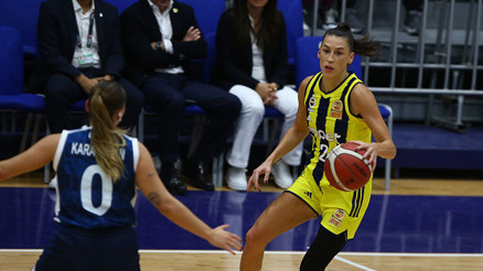 Fenerbahçe Opet lige galibiyetle başladı