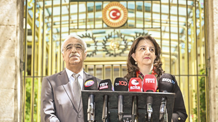 İmralı Heyeti ile görüşen Öcalan: Sözümüzün arkasındayız