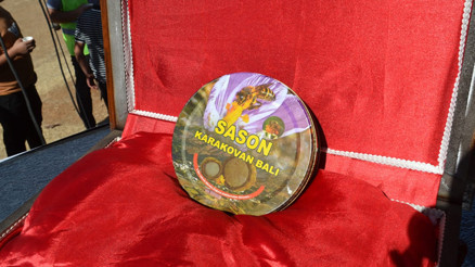 Tahminlerinizin çok üstünde... Açık artırmaya sunuldu: 1 kilo balın satıldığı fiyat dudak uçuklattı