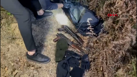 Serdar Öktem cinayeti: Şüphelilerin yakalanması ve silahların bulunması kamerada Serdar Öktem cinayeti: Şüphelilerin yakalanması ve silahların bulunması kamerada