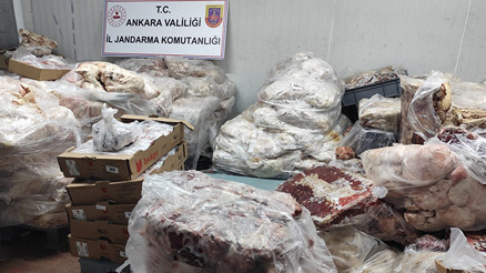 Ankarada bozuk et skandalı: 3 iş yerinde tam 17 ton ele geçirildi