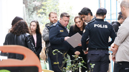 Güllü’nün evinde bilirkişi incelemesi Güllü’nün evinde bilirkişi incelemesi