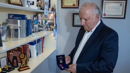 Türk bilim insanı Prof. Dr. Nuri Özgirgin, İtalyadan Şövalyelik ünvanı aldı