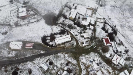 Erzincan ve Bitliste kar yağışı Yüksek kesimler beyaza büründü