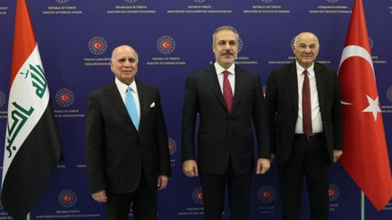 Bakan Fidan, Iraklı mevkidaşı ile görüştü: İsrail tarafından provokasyon gelmemesi önemli Bakan Fidan, Iraklı mevkidaşı ile görüştü: İsrail tarafından provokasyon gelmemesi önemli