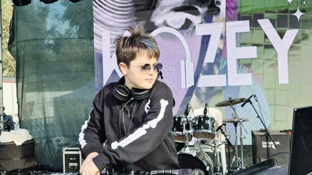 11 yaşındaki Kuzey sahnelerin aranan DJ’i