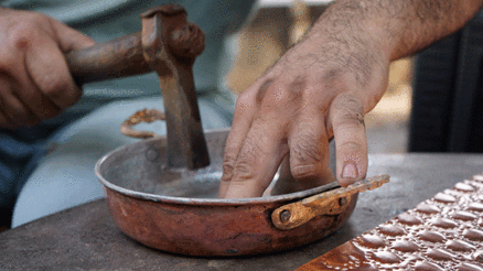 Yanlış kullanılan bakır kap, sofralarda gizli tehlike Vücudu yavaş yavaş zehirler Yanlış kullanılan bakır kap, sofralarda gizli tehlike Vücudu yavaş yavaş zehirler